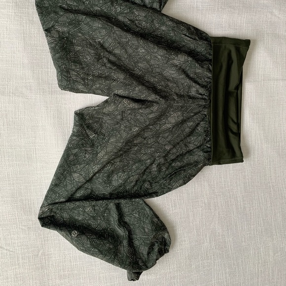 Lululemon Ohm Pant Gator Green Discontinued - Picture 5 of 10
